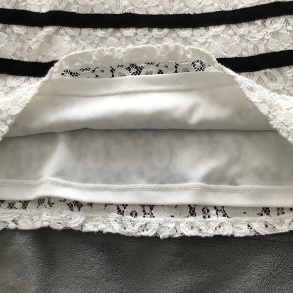 CHIC by Jacob White Lace Tank - Picture 5 of 9